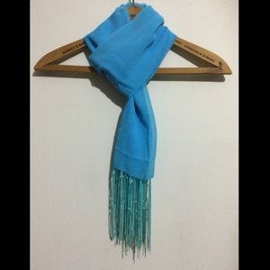 NWOT blue scarf